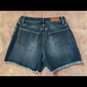 Wrangler women’s short Blue size small NEW